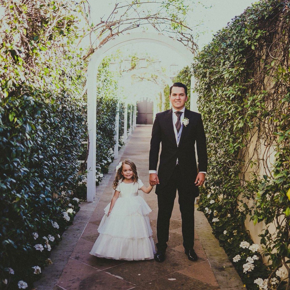 KaryCornejoP's tweet photo. Feliz día papi gracias por todo y deseo que siempre estés a mi lado para cuidarme, educarme y guiarme! @Alvarorpad https://t.co/vrgzsbOctU