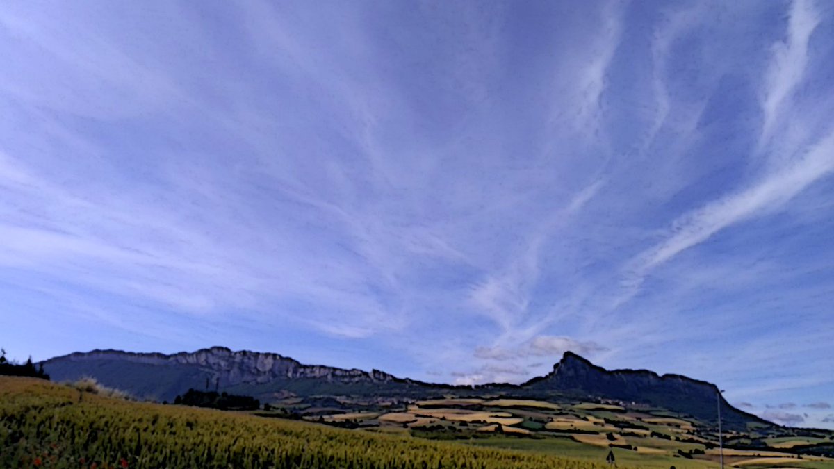AdrianPR_meteo's tweet photo. TIMELAPSE RIOJA ALAVESA 19-06-2016 | EN EL OJO DE LA TORMENTA: https://t.co/t6SahzTrO1 https://t.co/yMdM1HMdIY