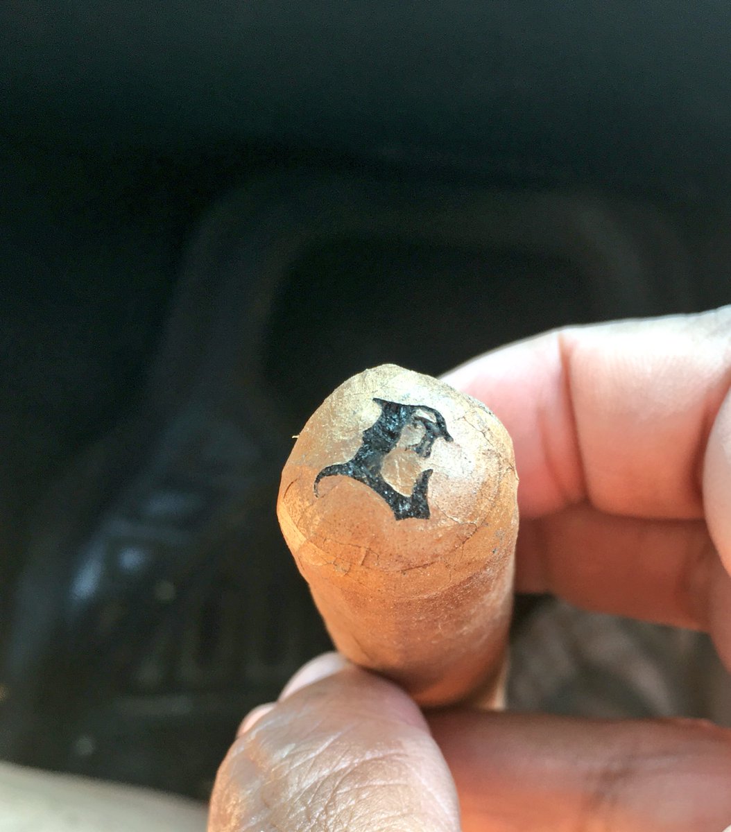 hectorii's tweet photo. #Branded for my safety! @SamLeccia #Cigars #HappyFathersDay https://t.co/H2xutOxPVv