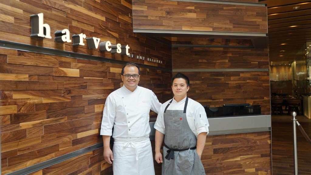 Bellagio's tweet photo. . @Royellamar  celebrates Father's Day with his son Tayden, Master Chef of Joel Robuchon @MGMGrand. https://t.co/B3QCiSfBlI