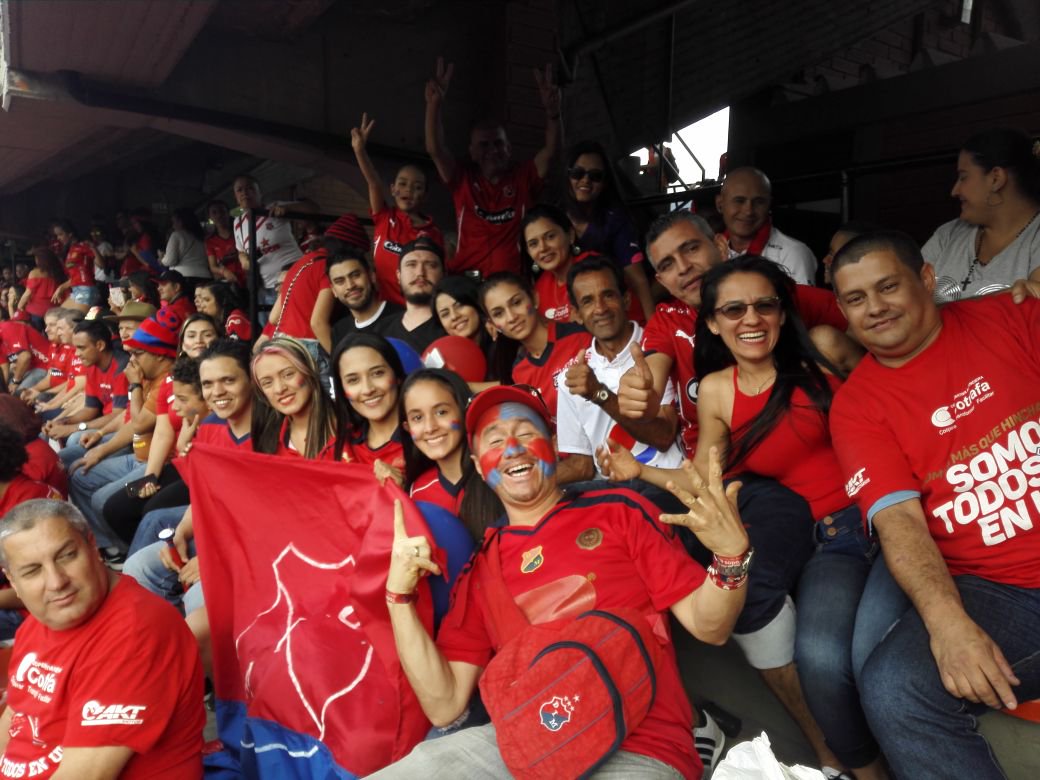 kte_901's tweet photo. Todos unidos vamos apoyando a nuestro equipo, esto es herencia!!! 💜💙💜 @DIM_Oficial  #lahinchadamaslindadelmundo https://t.co/ZI7get9PKc