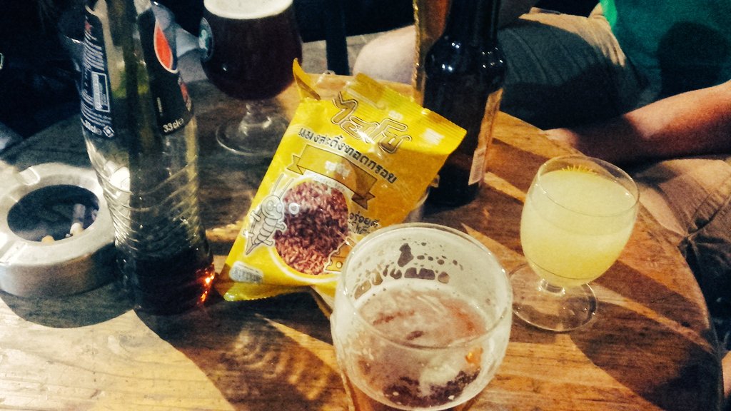 DutsadiB's tweet photo. Apéro d'insectes avec des startupers. @swmtp  #swmtp @CRICKEAT_ @Lesbonsinsectes #lesbonsinsectes https://t.co/dFpC5VRfMe