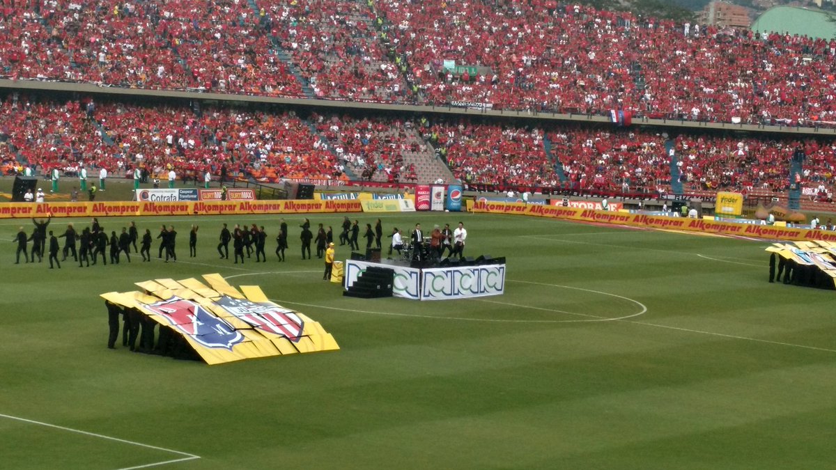 Luiskpulga's tweet photo. #NoMasRCNHablandoDeFutbol se cargaron la final estos estúpidos de RCN con su Colombia Grita gol gassss https://t.co/D3rFH2Ztcd