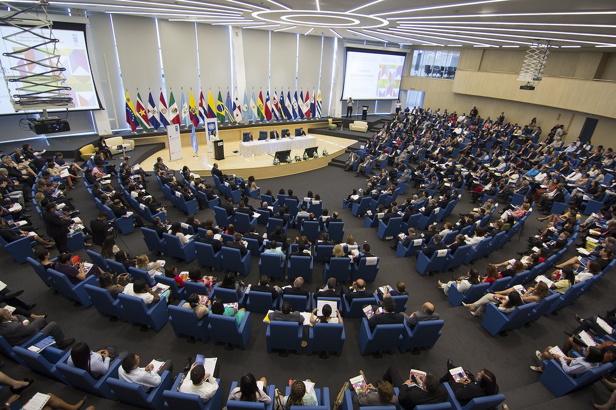 PNUDLAC's tweet photo. [VIDEO]: revive Lanzamiento de nuestro Informe sobre Desarrollo Humano https://t.co/tMEmKxZ4Gf #MasQueIngreso https://t.co/BLtUmoHcqY