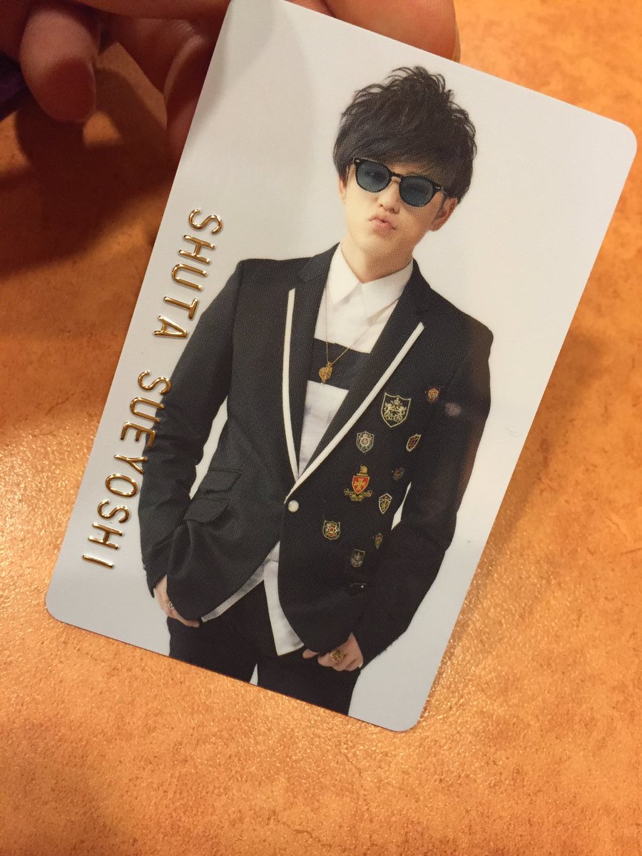 aaa272727LOVE's tweet photo. 今年はグッズ参戦だったけど最高だった！スプライトのステッカーも貰えたし、ファンクラブ紹介でカードもらったし！このカードまじですごい！

NEWのCD買ったらトレカ全員だったし！ https://t.co/yfJpYa6ygQ