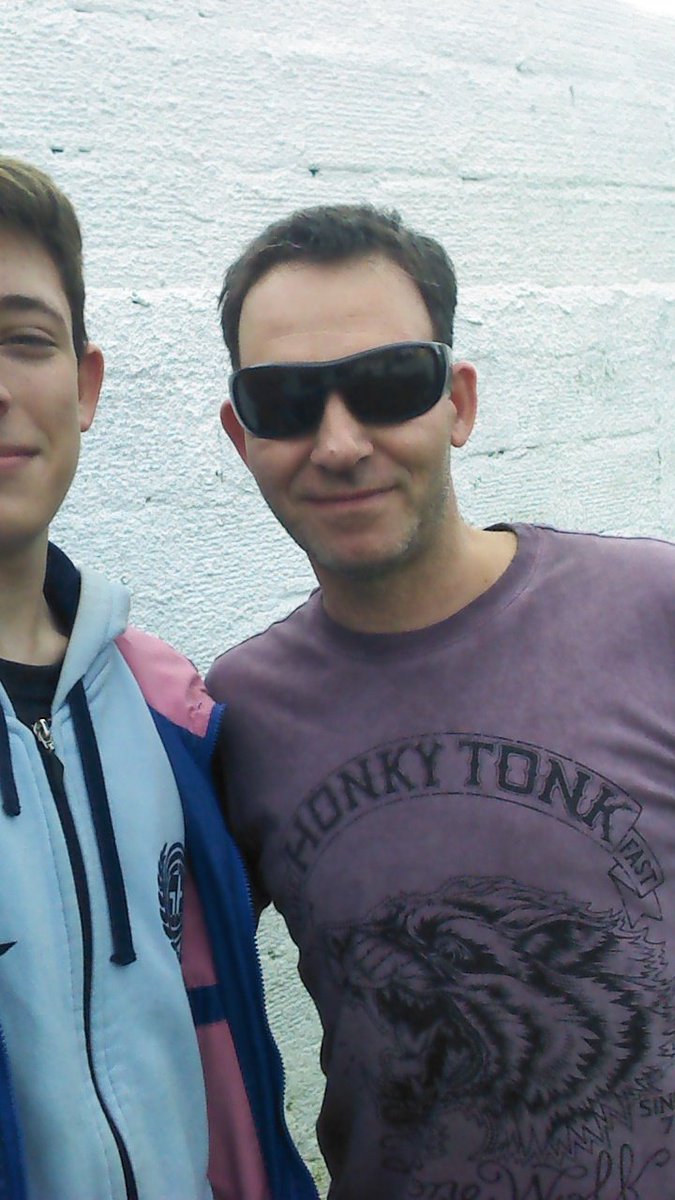 joacoorubio's tweet photo. @honkytonk1971 @aldotripero feliz día viejo #paparocker https://t.co/BNOUBwWVQ2