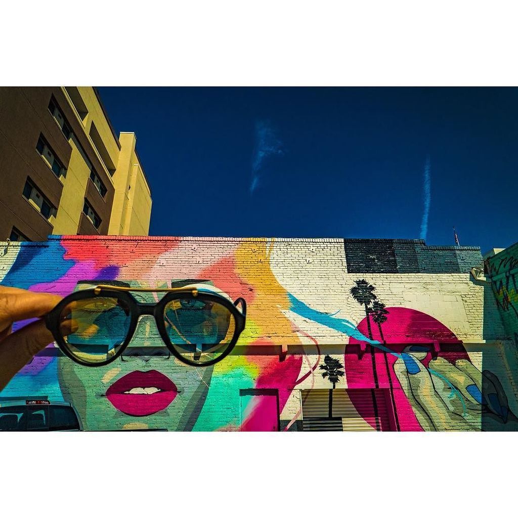 VONJAKO's tweet photo. "Glam" photo by @vonjako #art @jameshaunt #graffitiartist #sunglasses @saturninoeyewear #glam @saturnino69 #olivest… https://t.co/wBd5eFKi1H