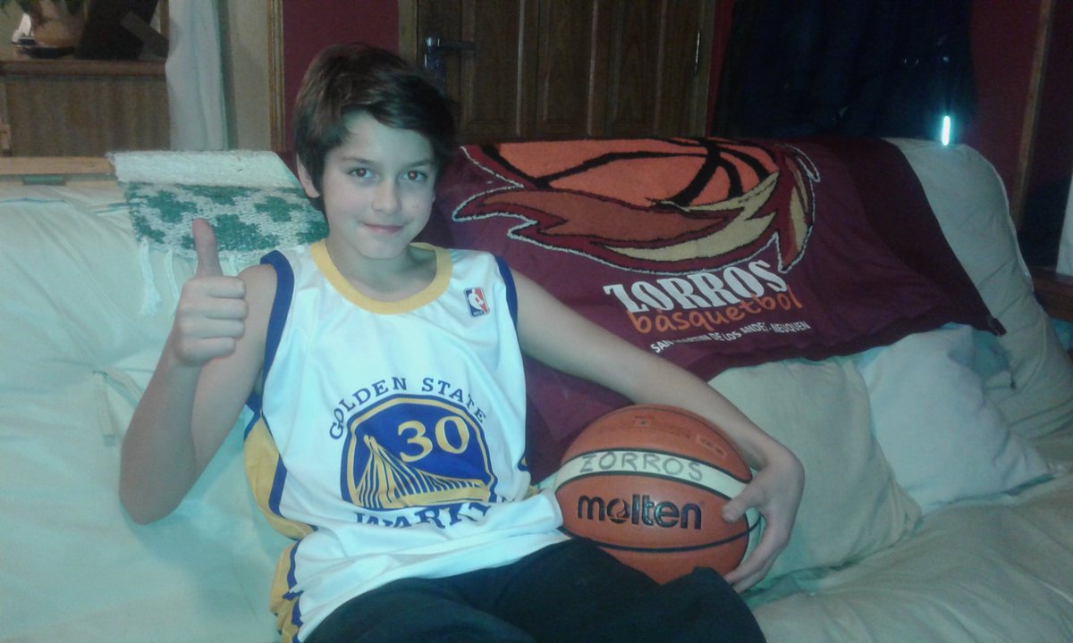sernavic's tweet photo. @EJerezESPN, @obricio7, @ESPNNBA,  Desde San Martin de los Andes, Zorros Basquetbol, Patagonia Argentina.Go Warriors https://t.co/icRkebQIoW