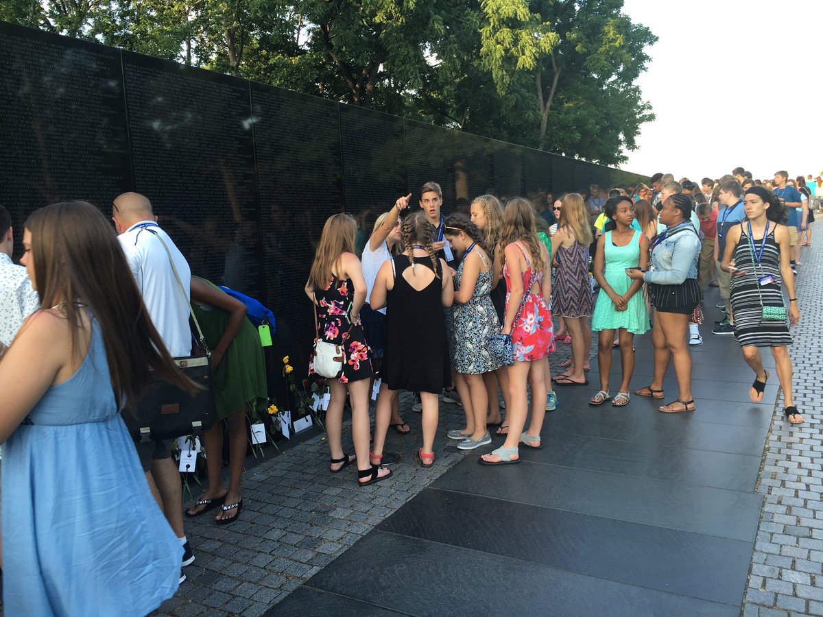 msms_sailors's tweet photo. Vietnam Memorial. Grateful. Humbled. Respectful. #MSMSDC2016 https://t.co/b8V6XVbH1Z