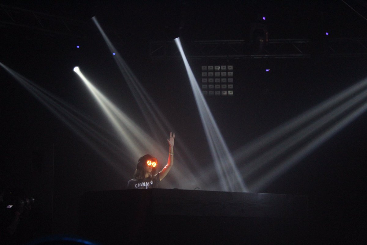 OfficialRezz's tweet image. lol