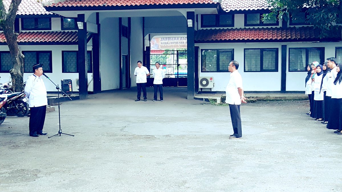 fuadanol's tweet photo. @DediMulyadi71 @dkk_purwakarta apel pagi dinkes tgl 20062016 tetap semangat !!!! https://t.co/Eb5Vnfer7K