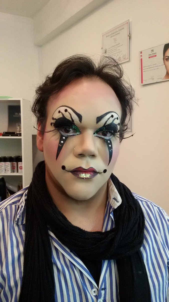 Sebalu_mkp's tweet photo. #maquillajeartistico #caracterizacionteatral  #SebastianBenedettiEstudio https://t.co/RYG7BzmDgR