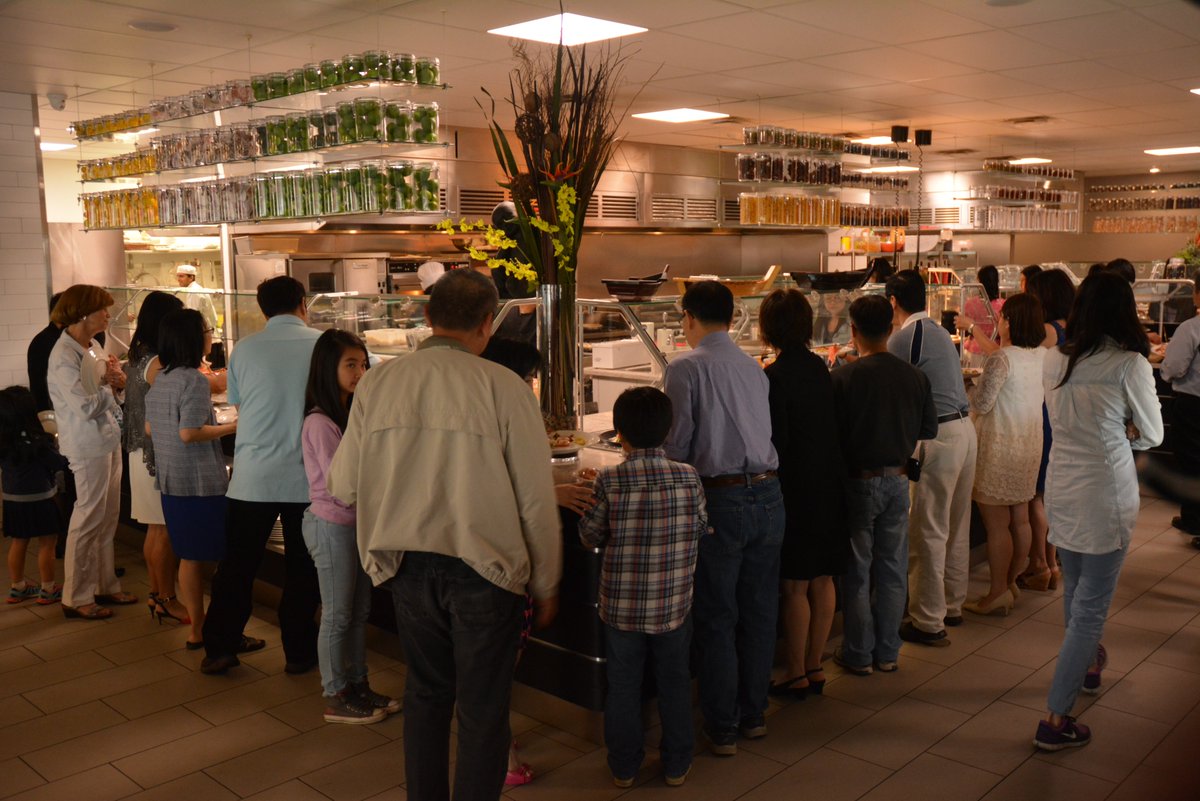 PlatesBuffet's tweet image. Entertainment at our Grand Opening included a dragon lion dance, wine and spirit sampling, prize giveaways and more!