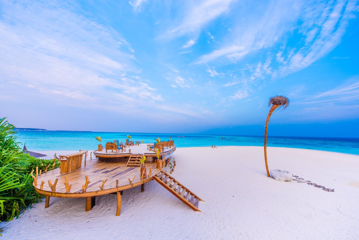 DiscoverNations's tweet photo. aaVi Ashi – Sunset bar! #aaaVeee #Maldives

Read more: https://t.co/1ynTUgpQfQ https://t.co/hQAjQhFWja