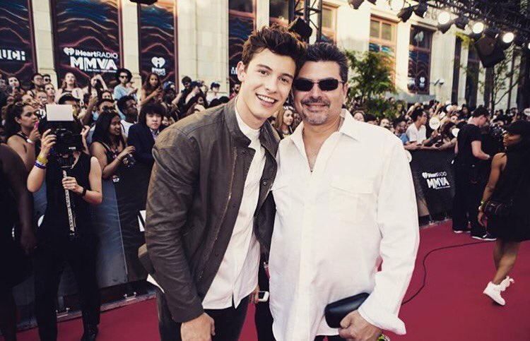 dancewithshawn's tweet photo. My future husband and future father in law😇 #ShawnForMMVA https://t.co/N9zL3hFH67