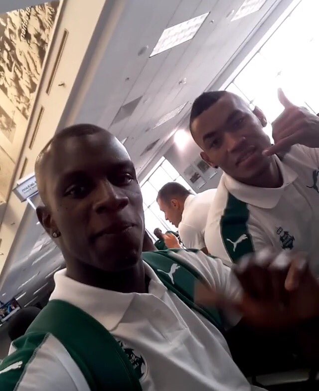 golsportstotal's tweet photo. Ya se recontraron los #ExEquidad Andrés Murillo y Fredy Hinestroza en su nuevo equipo @ClubSantos #AquiPuroGuerrero https://t.co/PIQldwP3Nq