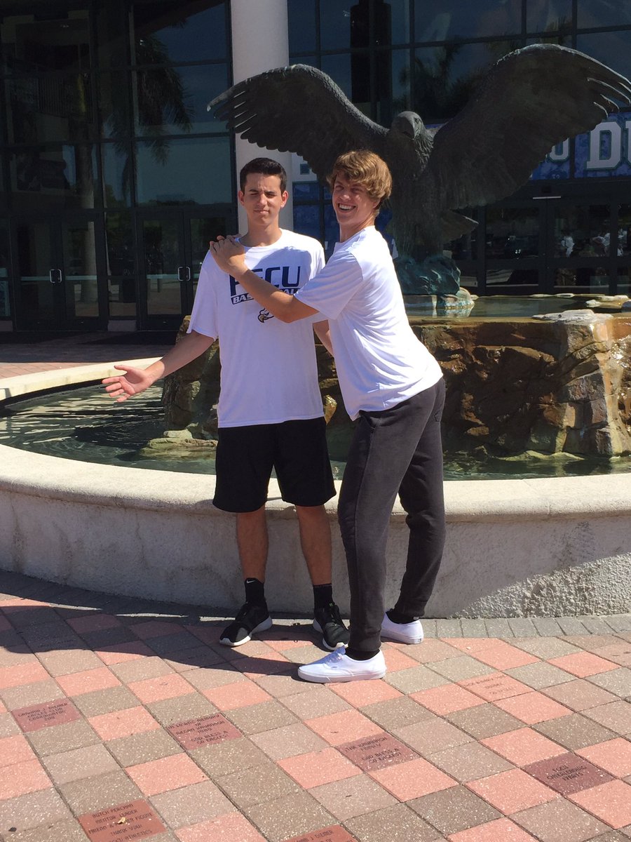 CadillacFridays's tweet photo. The "3's"

Little spoon and big spoon

The Freshmen

The "Wings" https://t.co/wrqFRy9L4s