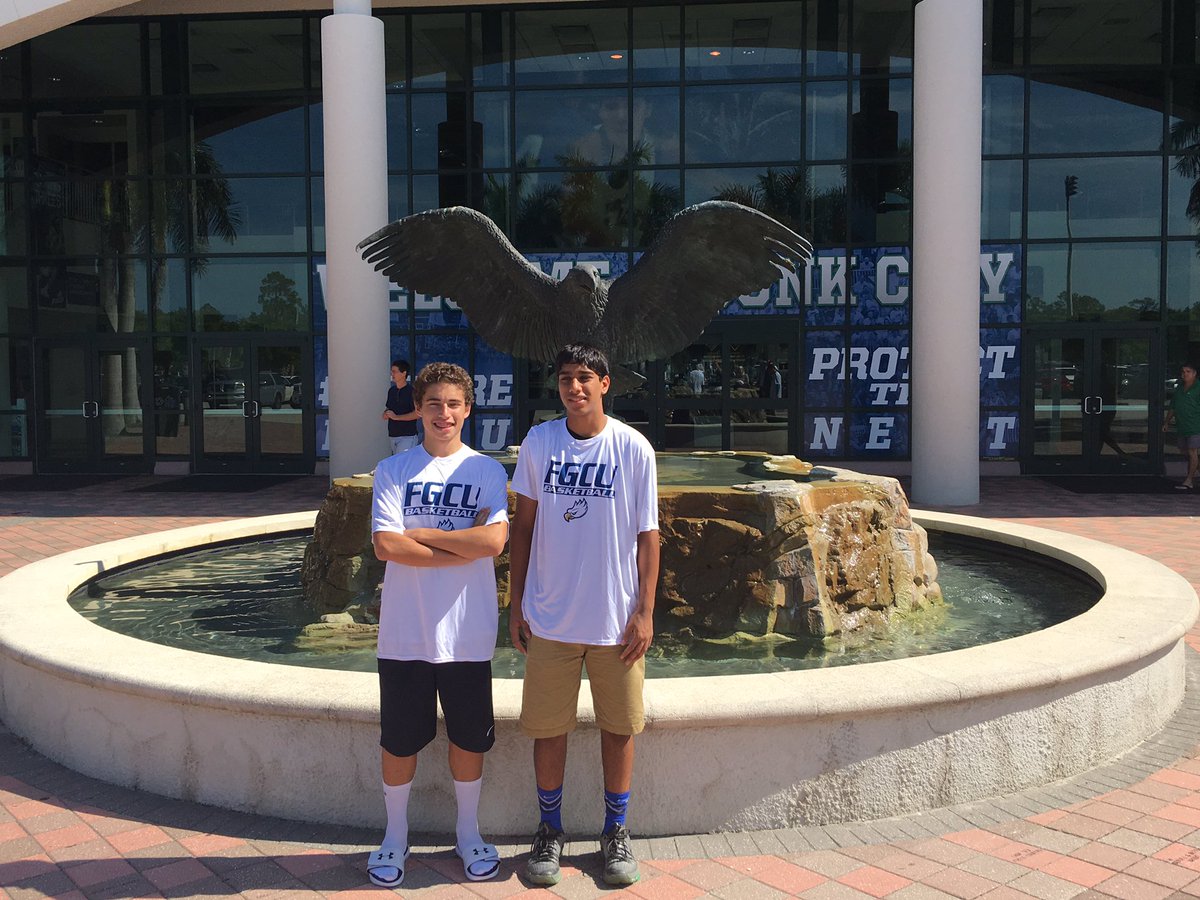 CadillacFridays's tweet photo. The "3's"

Little spoon and big spoon

The Freshmen

The "Wings" https://t.co/wrqFRy9L4s