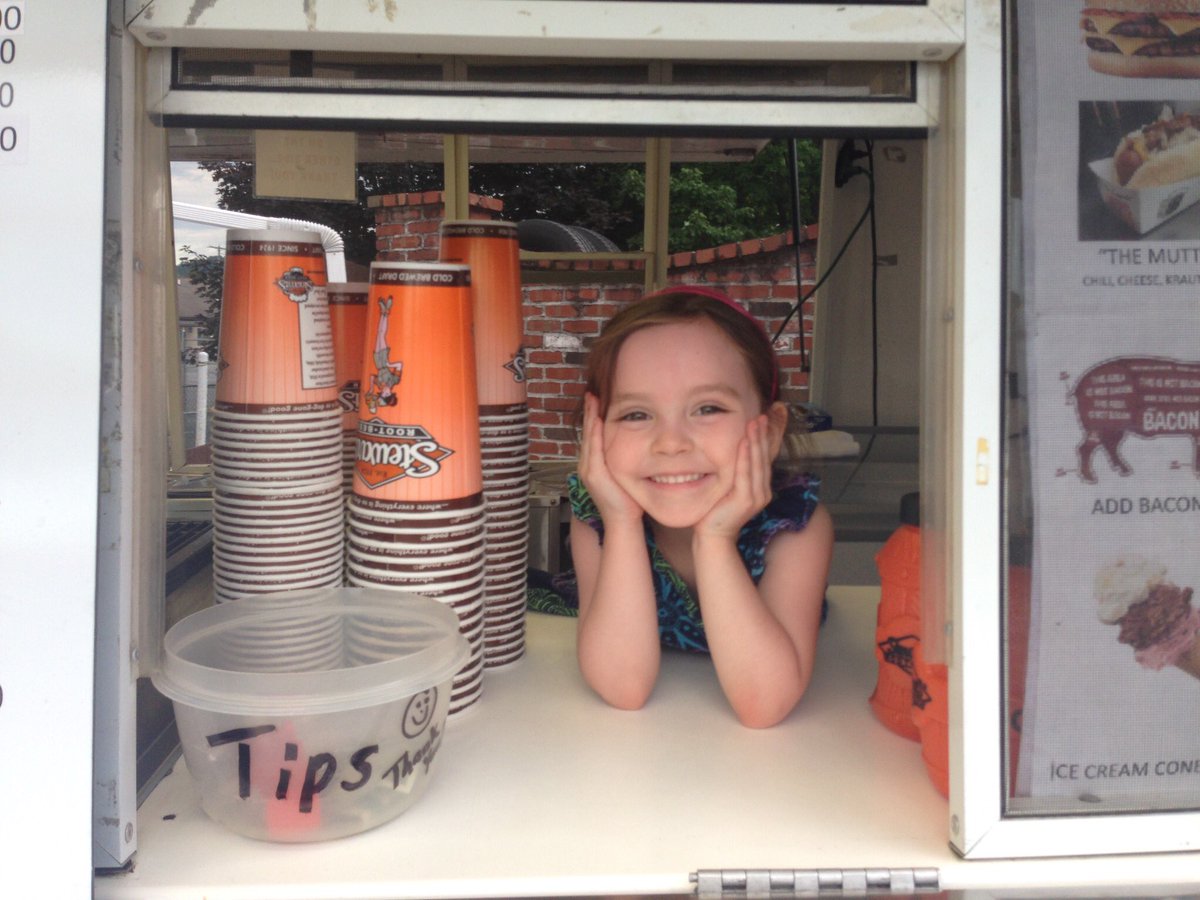 Stewartsrootbr's tweet photo. Happy Father's Day all #RootBeerLovers https://t.co/csGgaUwec0