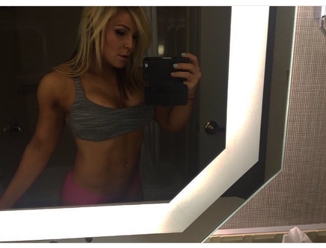 121875Raywwe1's tweet photo. The #QueenOfHarts Is The Best #WeWantNattie #MITB #HartAndFire #Moneyinthebank https://t.co/tBrFxFRj9z