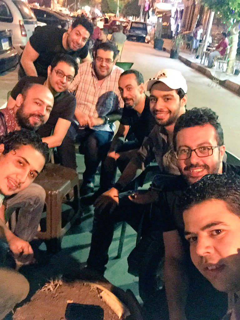 IdolAhmedGamal's tweet photo. احلى سحور مع شلة المجرمين ( فرقتي الموسيقية )😂 https://t.co/rPQPqYDNT6