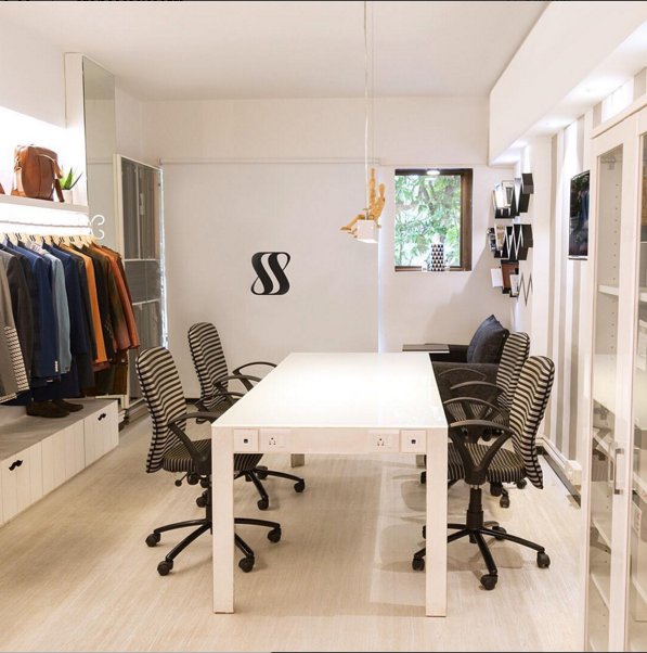 SarahSandeep's tweet photo. First look at @SSHomme 's very own creative studio #workspace #menswearstudio #creativeden #interior https://t.co/TcWDB05vW2