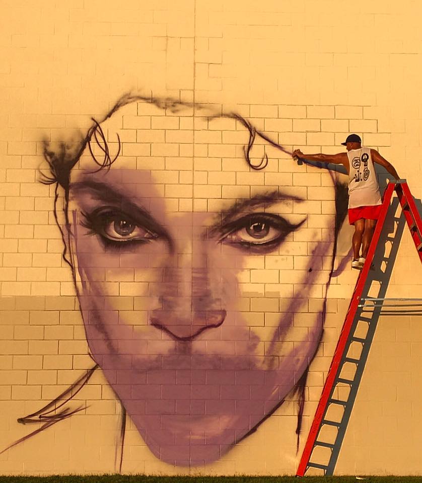 Happening Now in Minnie <a href="/RegChapman/">Reg Chapman</a> Holla!