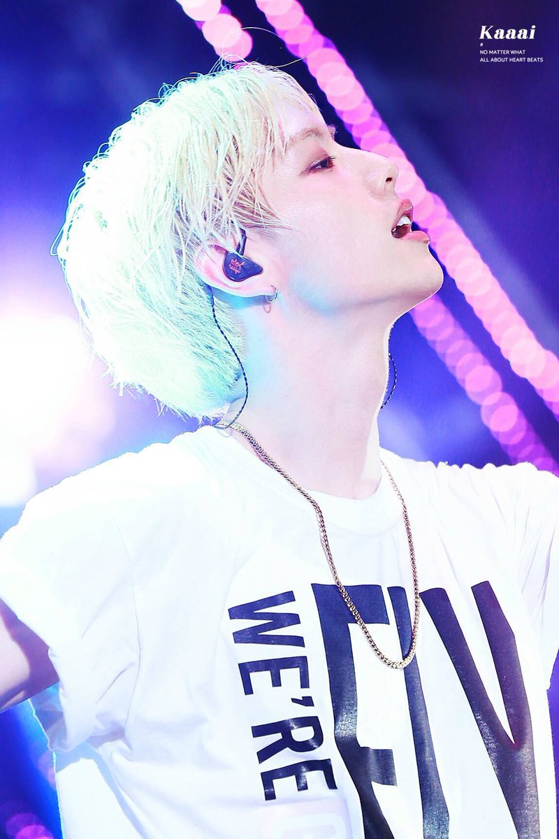 Karrrrri_x's tweet photo. 160618 FLY IN GUANGZHOU #GOT7 #Mark #마크 #갓세븐  heart attack⚡️ https://t.co/4TVom1Ooal