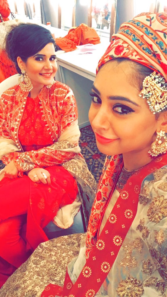 niti_taylor's tweet image. 