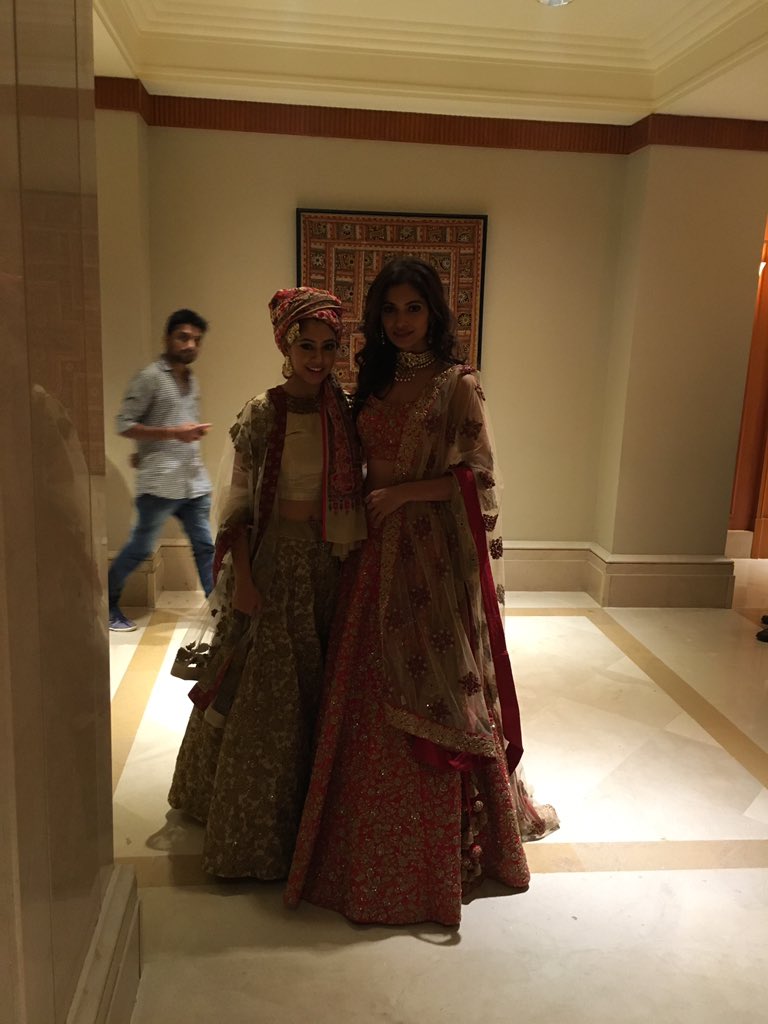 niti_taylor's tweet image. 