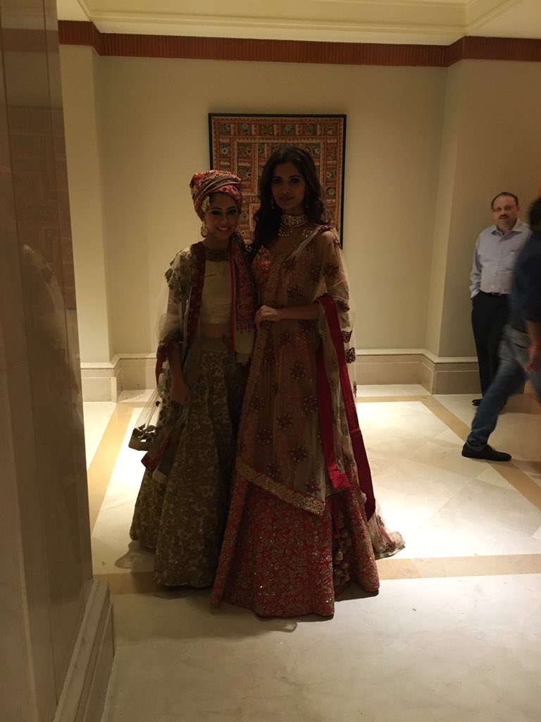 niti_taylor's tweet image. 