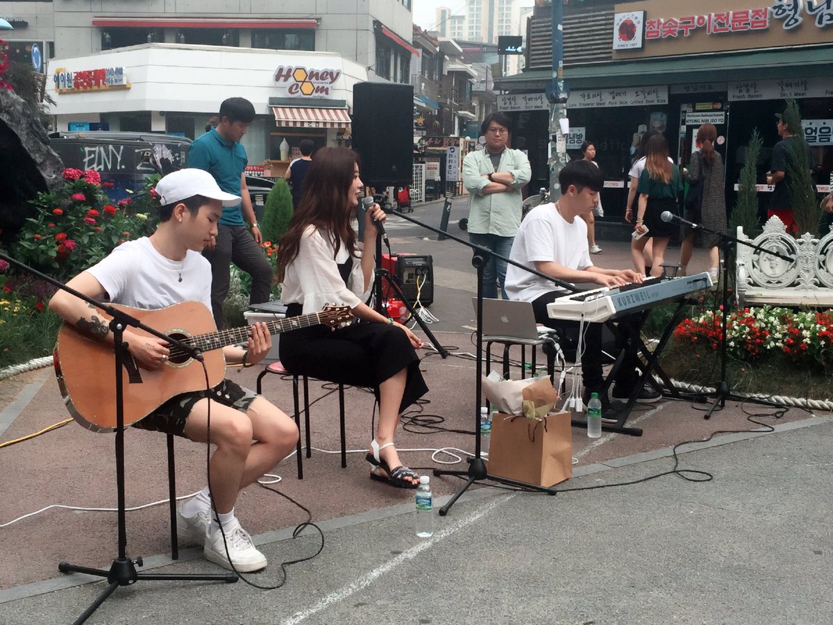 dalshabet's tweet photo. [#달샤벳] 지금 실시간으로 #V앱 을 통해 #수빈 이의 첫 솔로곡 라이브를 가장먼저 만나보세요-!
▶️https://t.co/LU6I0XrTf5 https://t.co/BJBhPbcYlW