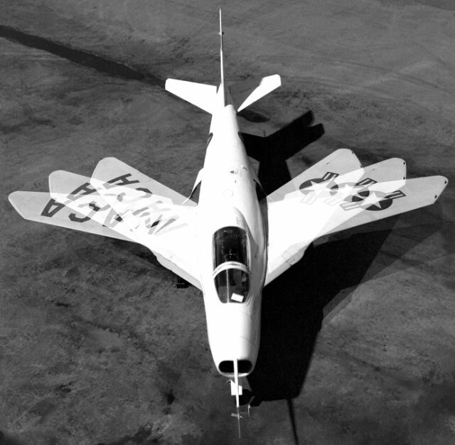 CpTplanespotter's tweet photo. 65years aso #Bell #X_5 made 1st flight @Frioacero @ufeellucky @lumpie125 @_Horatio_ @spad5017 @MrRat395 https://t.co/RMYyLMDGOp
