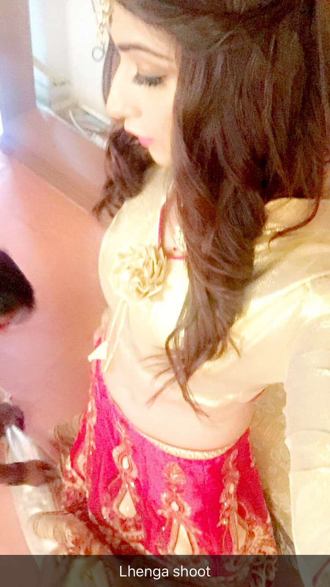 Nikita12S's tweet photo. Shooting for Lehenga 💅🏼✨ https://t.co/eoouV4AzpX