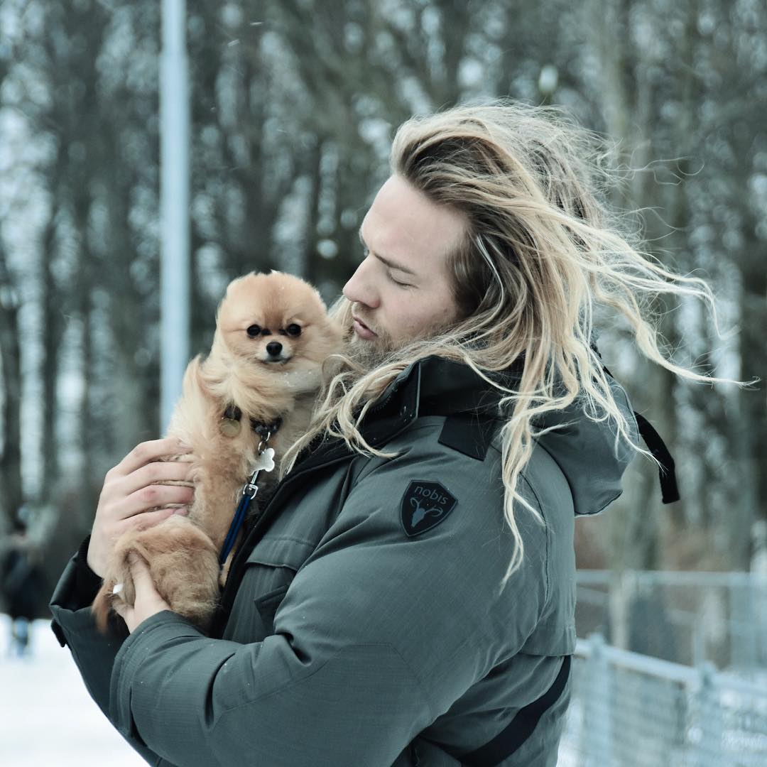 ノルウェーの海軍将校の男性がリアルに北欧神話の神 トール みたいでカッコいい カレンダー出して 髪型規制ないのか Togetter