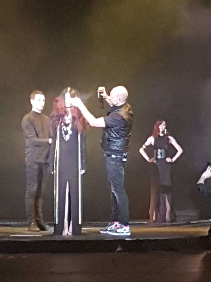 canhair's tweet photo. The Rebirth of Hair by Berni Ottjes, simply amazing! #colortrophy2016 #LOrealProCanada  @LOrealPress_Can https://t.co/4YMxzVEdKo