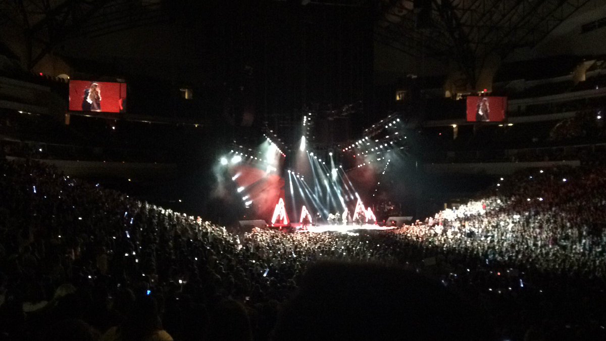 KaitlinBalcombe's tweet photo. Sel, you're flawless https://t.co/p0YwAfYiqk
