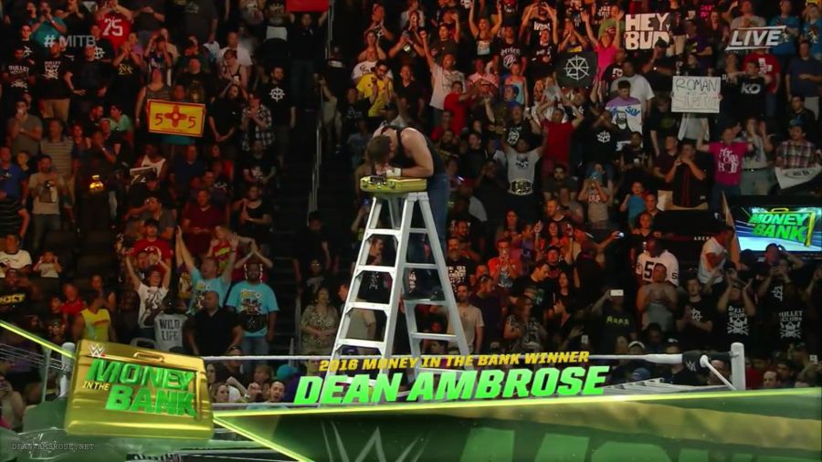 Dean Ambrose wins Money in the Bank and WWE World Heavyweight Championship ClXFzNRWEAAELEI