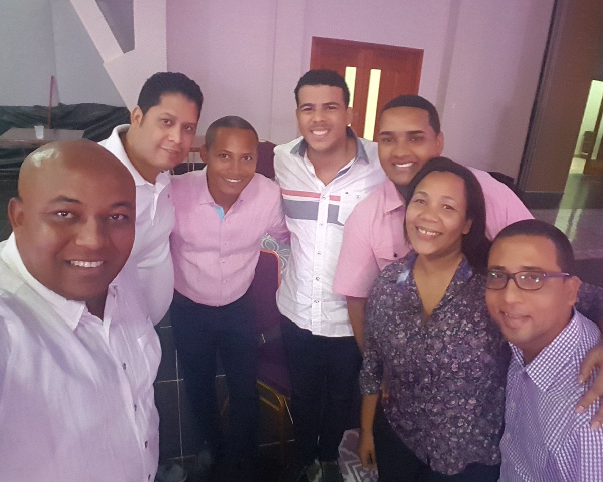 DilenMontero's tweet photo. Felicidades para el lider de la @JuventudPLD, @FranklinRod77 por la entusiasta iniciativa deportiva #JPLDFinalNBA https://t.co/Vr4JwvXaly