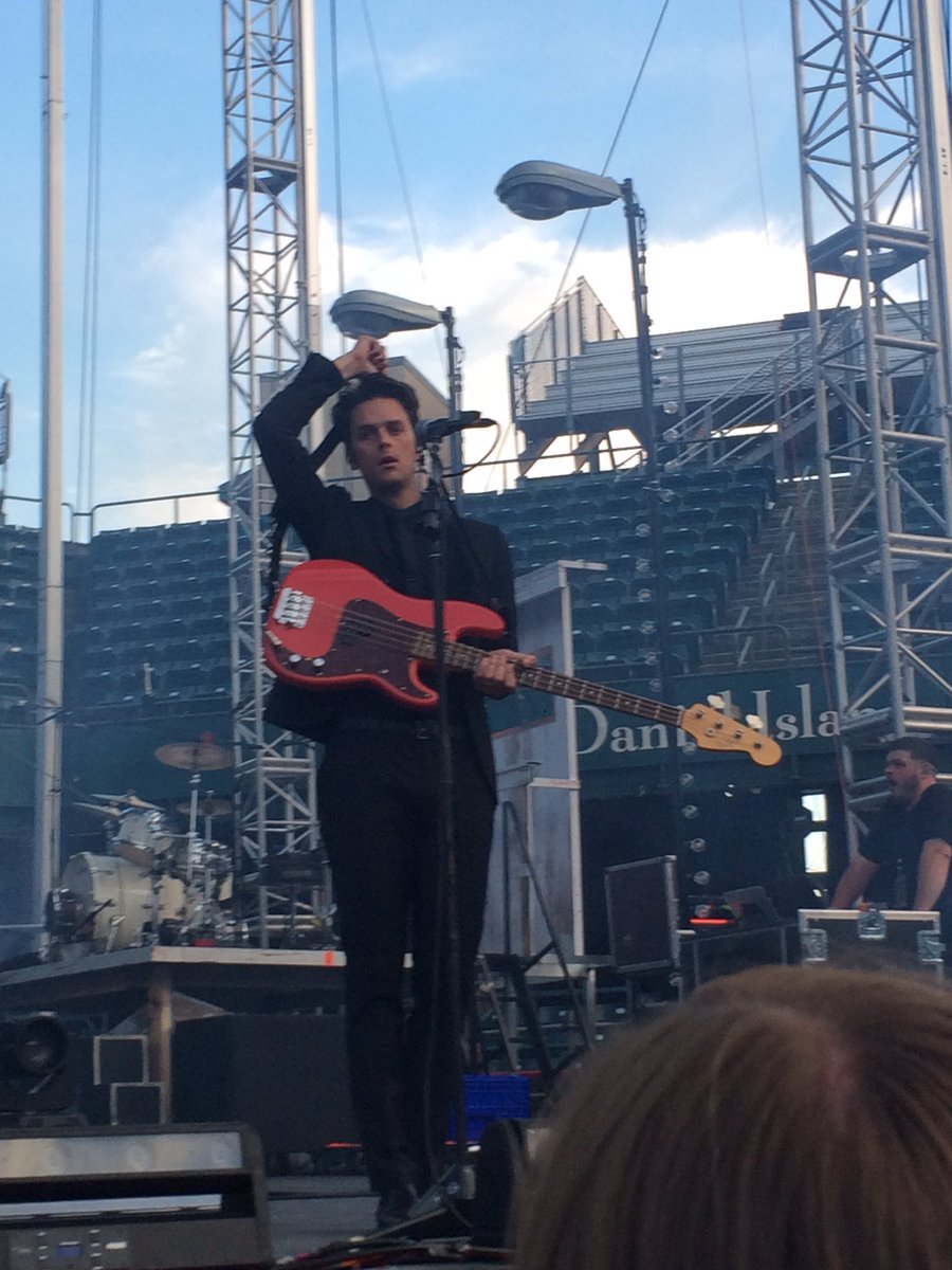 corpseolivia's tweet image. DALLON SAID ILY BACK TO ME KENNY WINKED I CRIED