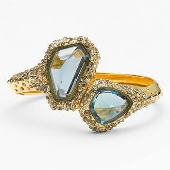 deepalinannu's tweet photo. Alexis Bittar I jewelry #alexisbittar #jewelry #rings #braclet ☺😊😀 https://t.co/qKpsT2QIBL