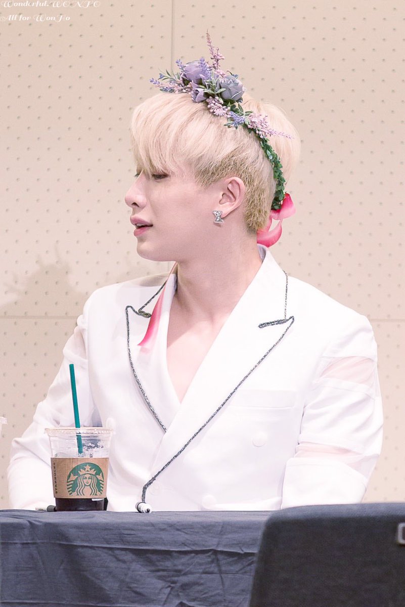 Wonderful_WONHO's tweet photo. 20160618종로 팬 싸 인회 #몬스타엑스 #원호 #MONSTA_X #WONHO ❤️ https://t.co/Omg7GyER0v