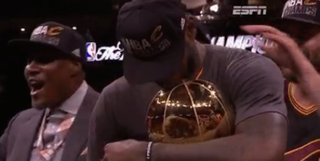 theScore's tweet photo. #RelationshipGoals https://t.co/cEPDUaLkXE