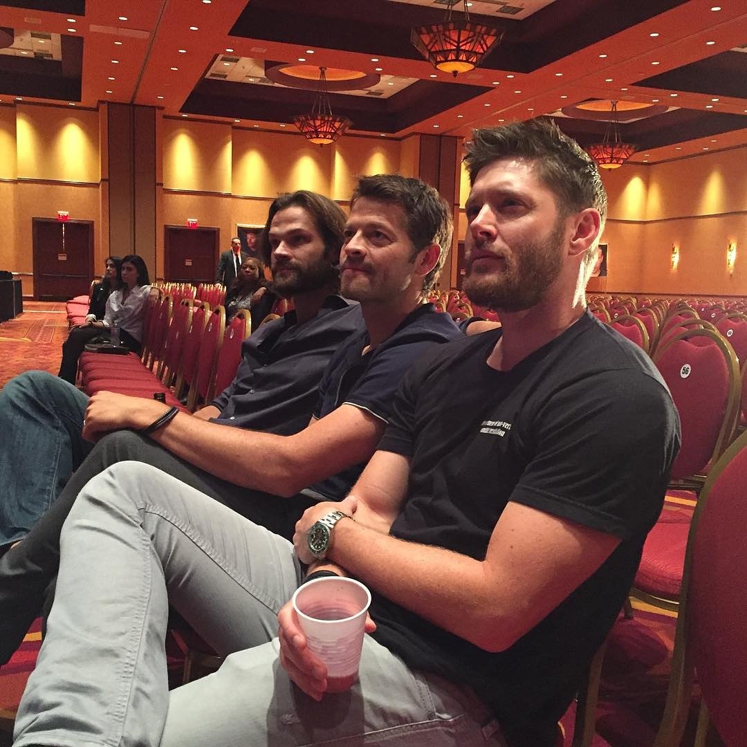 MiloLiliana's tweet photo. Babes.. #supernatural #jaredpadalecki #jensenackles #mishacollins #castiel #samwinchester #deanwincester #spnfamily https://t.co/jPxup1i9d8