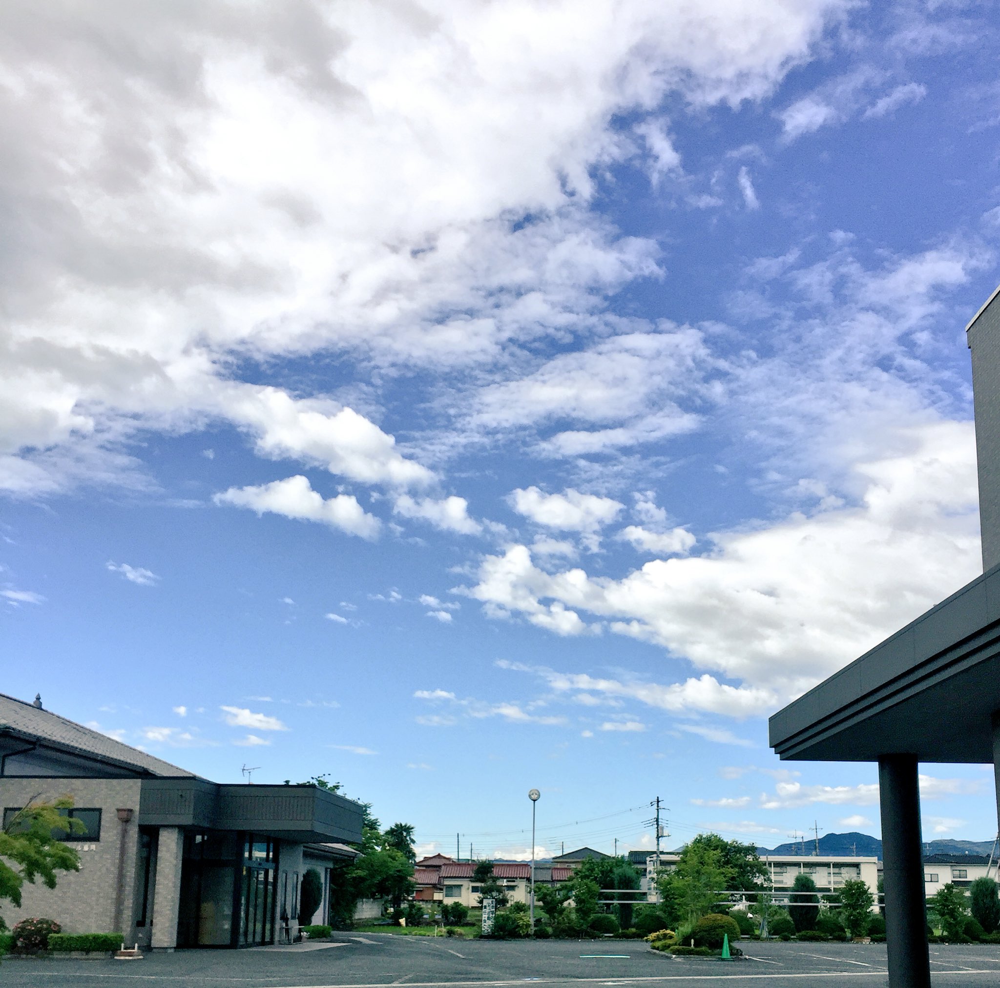 不知火 すぐにtrpgの背景に使えそうな写真添付配布しようぜ 朝の葬儀式場及び夕暮れ時の病院 T Co Nzqkjswqfm Twitter