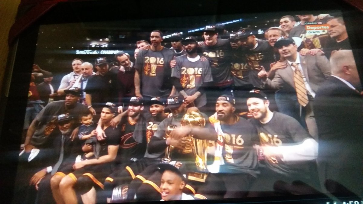 Rodrimarti10's tweet photo. @SergioBeni7 @nbaplus staba calladito Don @KyrieIrving y el elegido @KingJames dan el #๐๐๐ @cavs #NbaFinals #chooff https://t.co/7PHimM78UQ