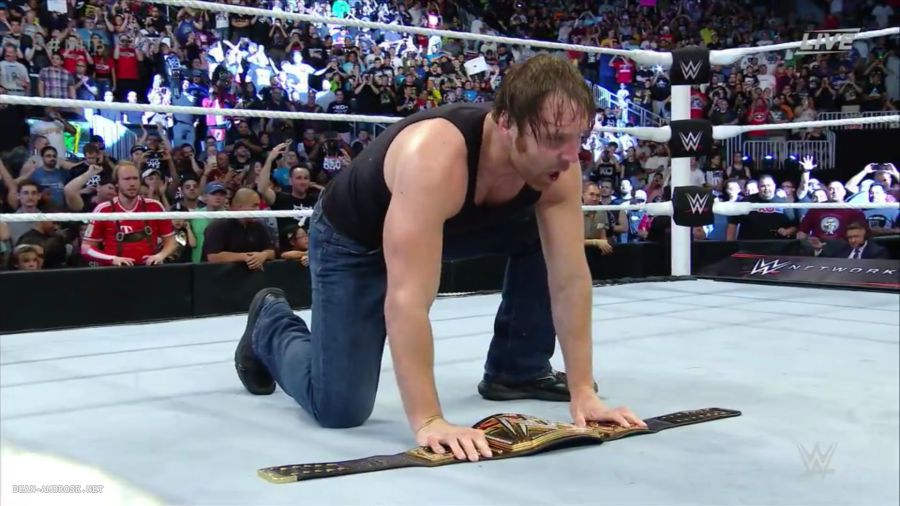 Dean Ambrose wins Money in the Bank and WWE World Heavyweight Championship ClXSyJTWMAAnSDe