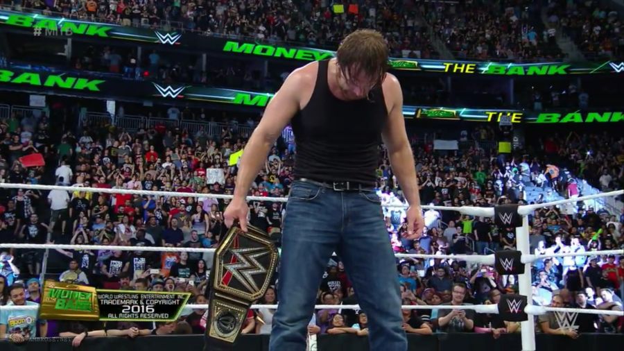 Dean Ambrose wins Money in the Bank and WWE World Heavyweight Championship ClXTIBiXEAABxZc