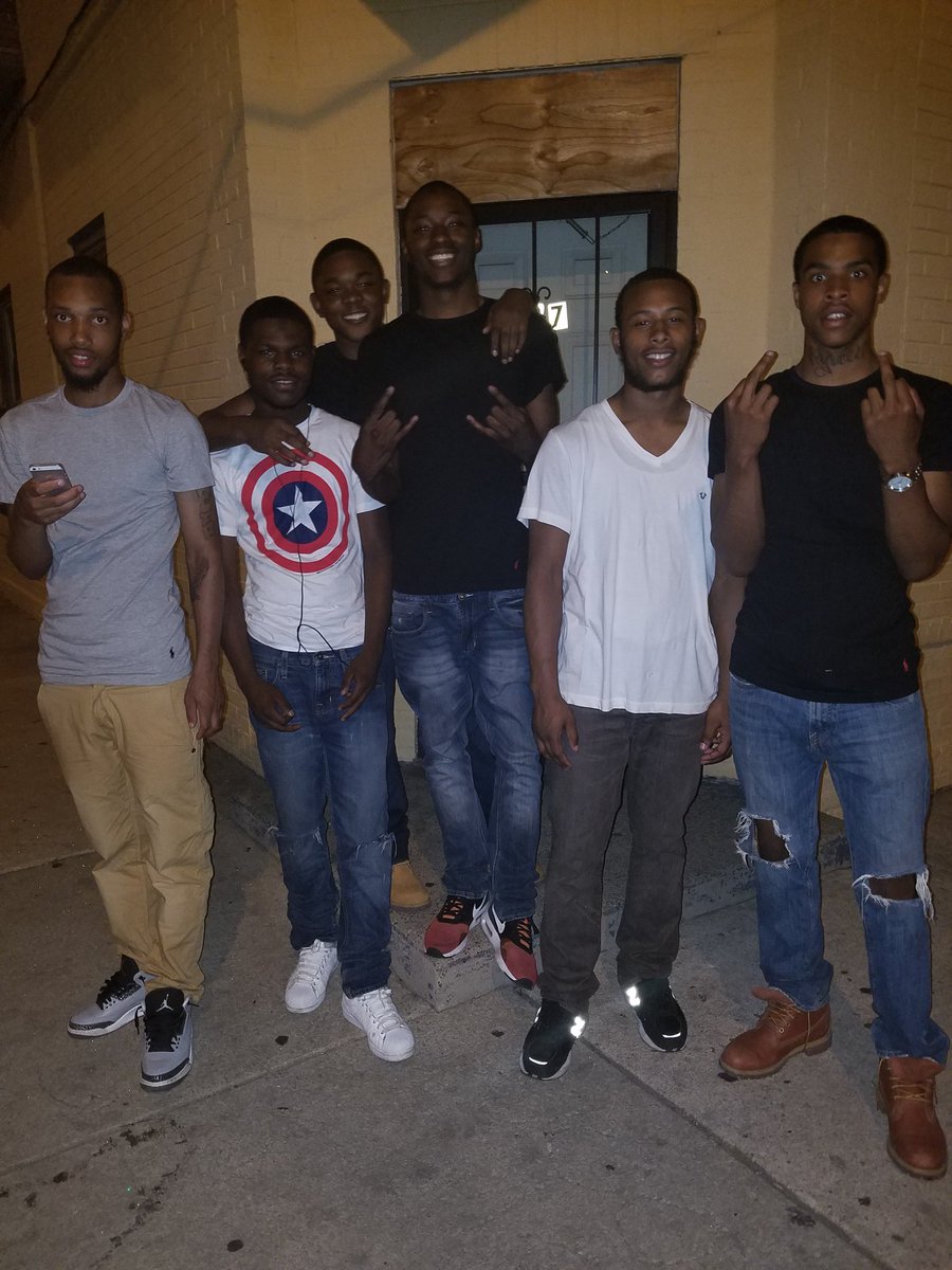 plug__30w's tweet photo. Young fly niggaz 😎💯🅿 https://t.co/mArovRDH91