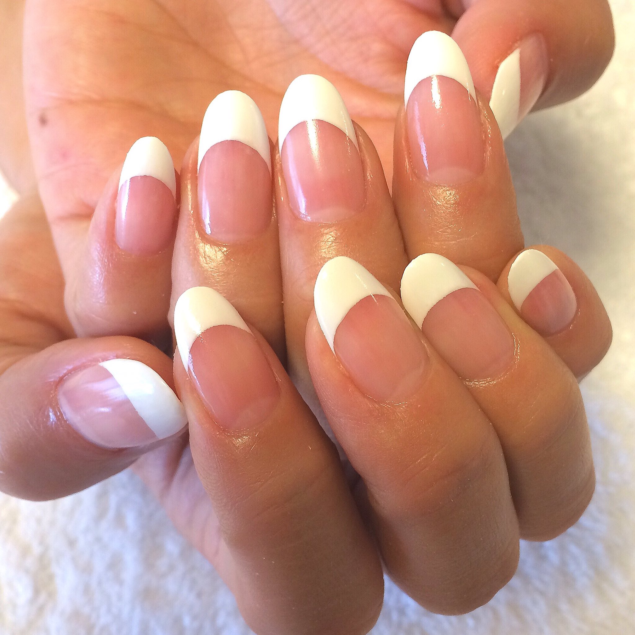 تويتر Nail Salon Crescendo على تويتر 白フレンチネイル フレンチネイルは お爪の形と長さ そしてフレンチのラインのカーブ この絶妙なバランスが綺麗にみえる秘訣です 五反田クレッシェンド 五反田ネイル 五反田ネイルサロン 白フレンチ シンプル